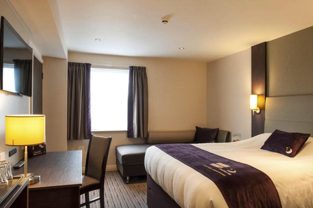 Premier Inn York North الغرفة الصورة