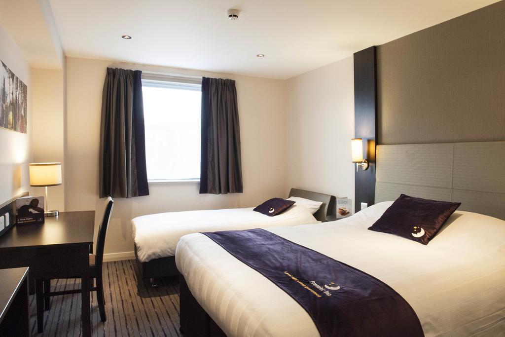 Premier Inn York North الغرفة الصورة